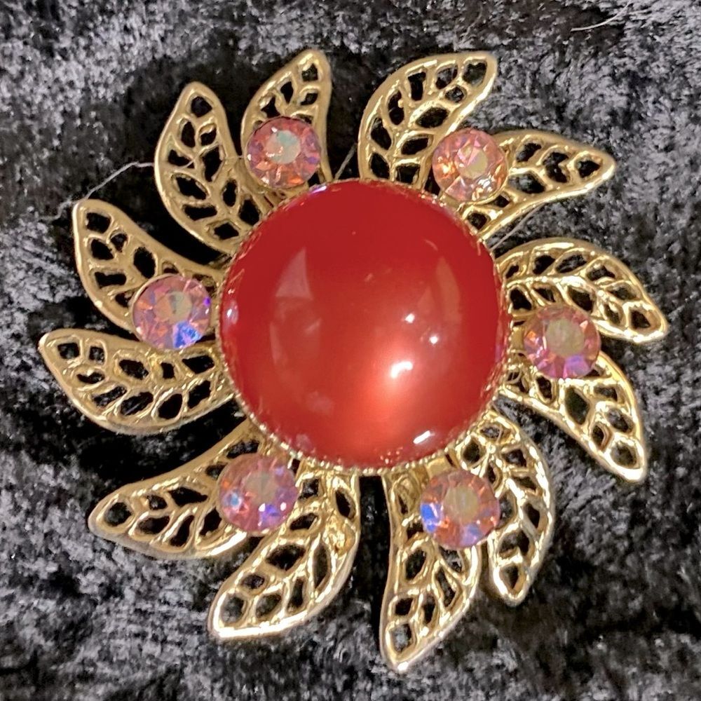 Coro Brooch Pin Goldtone Pink Moonglow Aurora Rhinestones Sunburst Flower Design